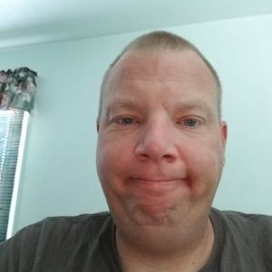 Meet your Posher, Tomas